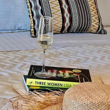 Yalos Sunset View Private Bed & Breakfast