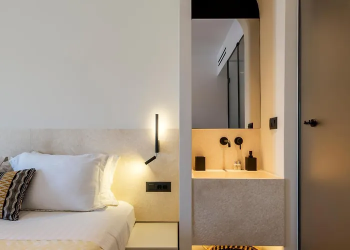 Yalos Sunset View Private 住宿加早餐酒店 4*