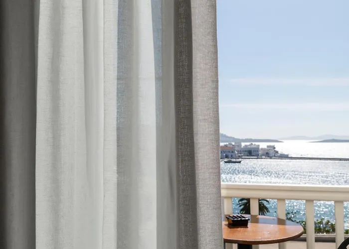 Yalos Sunset View Private 住宿加早餐酒店