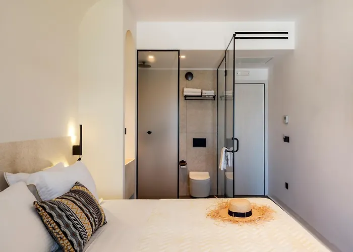 Yalos Sunset View Private 住宿加早餐酒店 4*