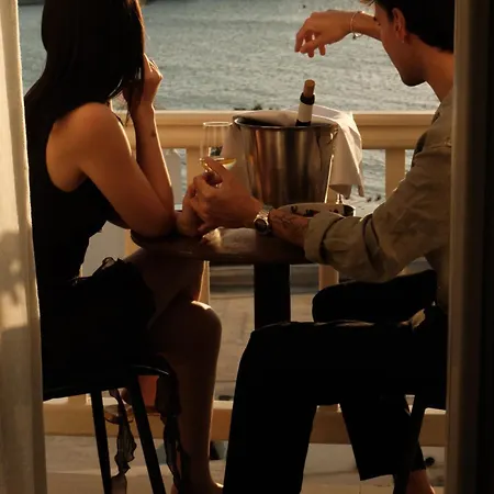 Yalos Sunset View Private Couette-café 4*